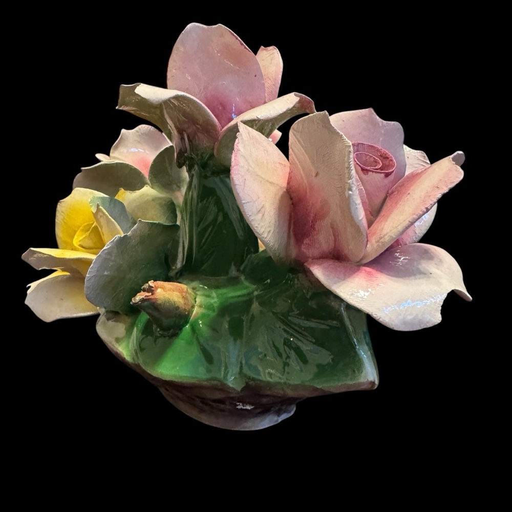 Vintage Capodimonte Italy Porcelain Flower Bouquet in Basket - Picture 5 of 14